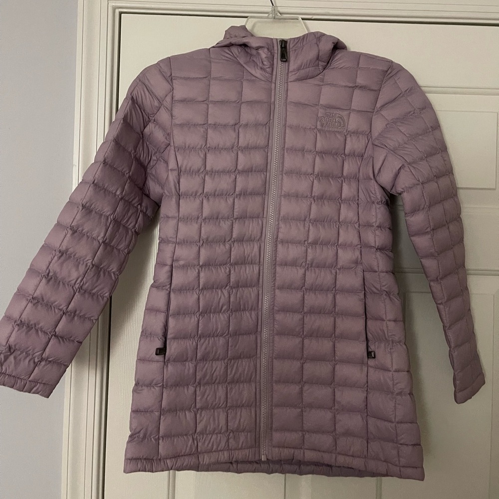 Girls North face jacket. Size M 10/12. Mauve color. Never worn.